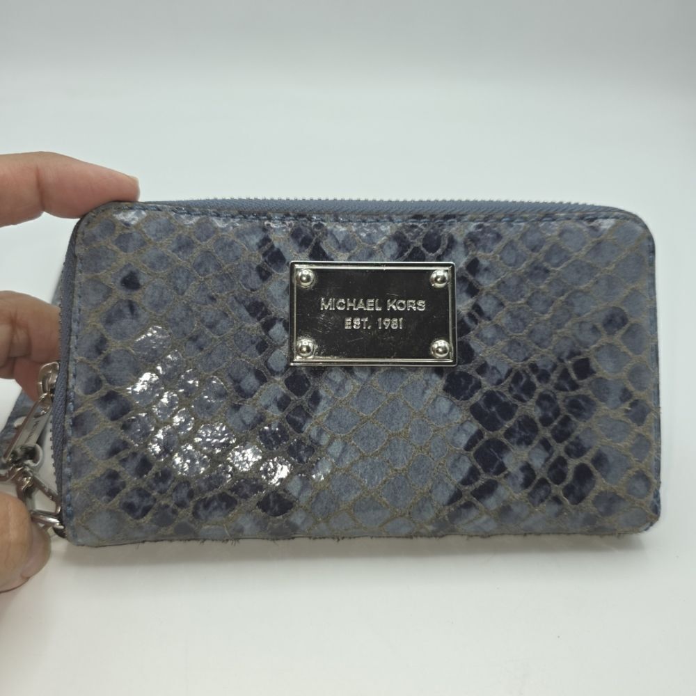 Michael Kors Bedford Blue Python Wallet - Picture 14 of 16